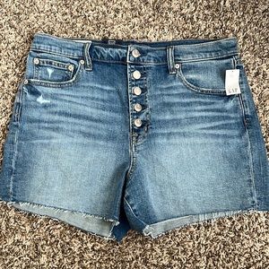 4’’ short high rise low stretch GAP women’s shorts